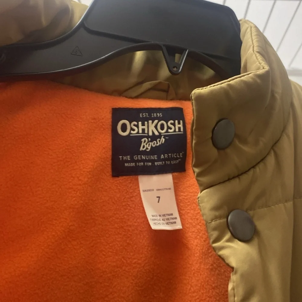 NWOT tan Oshkosh puffy vest for boys size 7